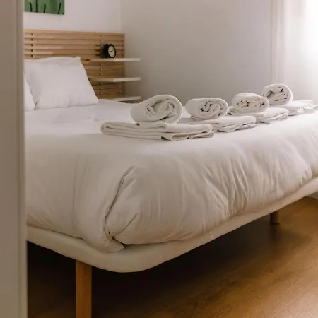 Junto Al Recinto Ferial Con Garaje Y Aire Acondicionado Apartment *